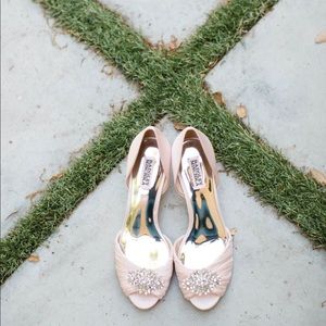 Badgley Mischka Pink Kitten Heels, size 10